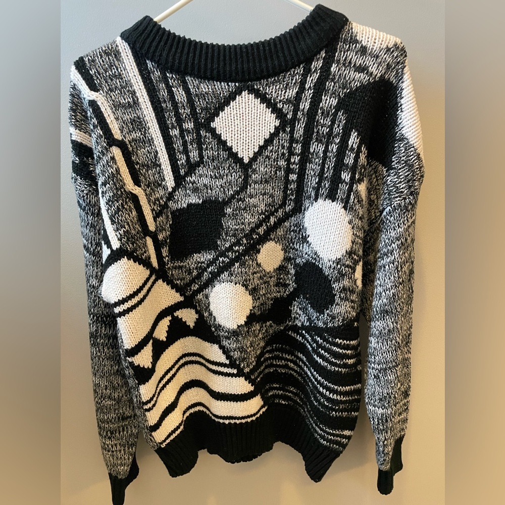 Frontline Vintage Sweater - Black and White